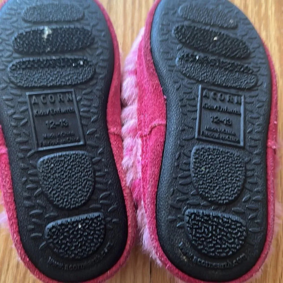 Acorn Slippers sz 12/13 toddler pink fluffy faux fun outfit our cheetah spots - Picture 3 of 4